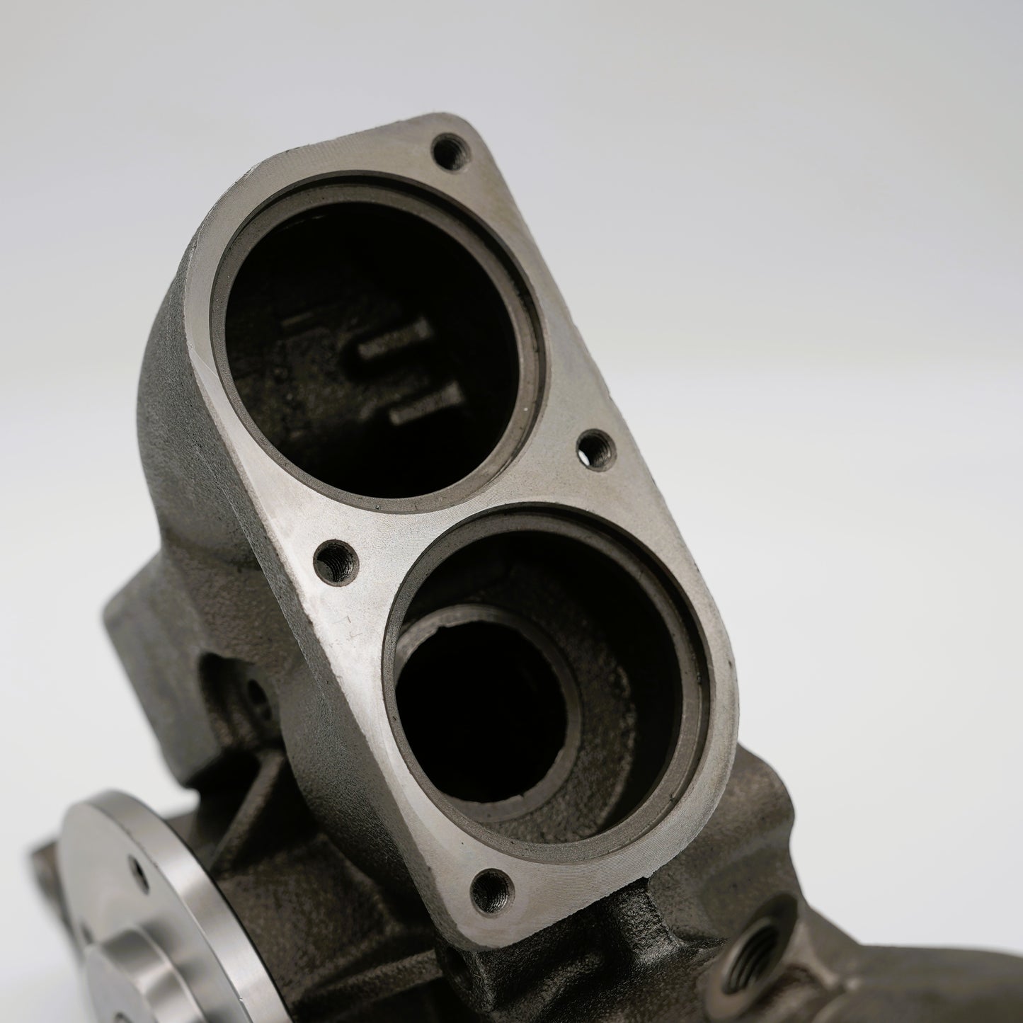 WCP OM906 Water Pump – PP8158361