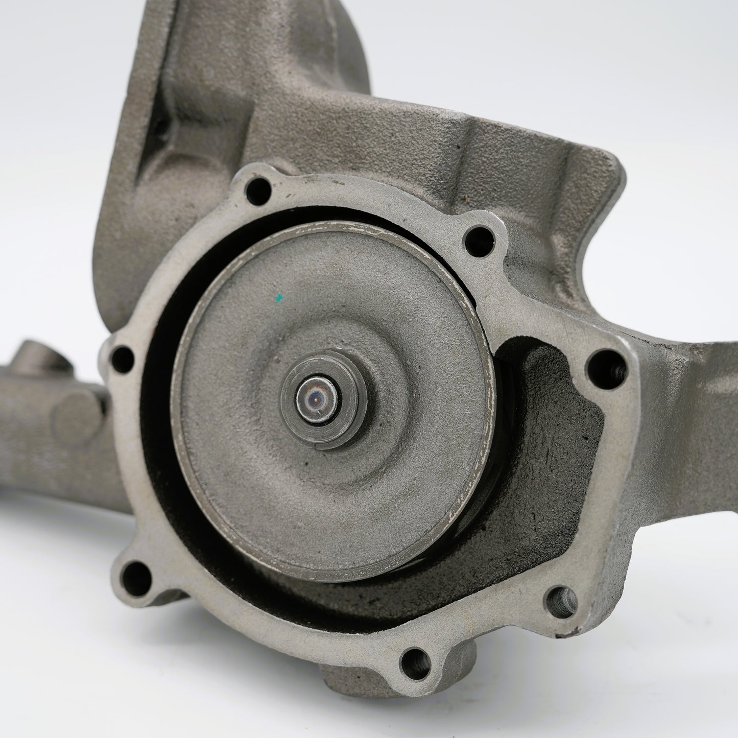WCP OM906 Water Pump – PP8158361